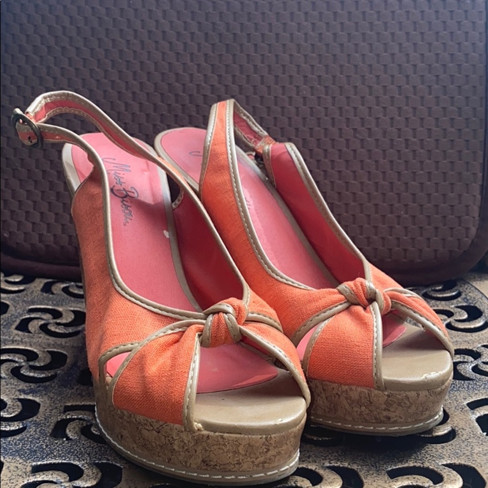 Miss Bisou Orange Wedges
